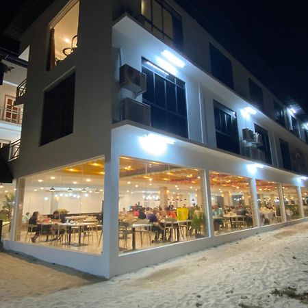 Kota Belud Dolphin Bay Island Resort מראה חיצוני תמונה