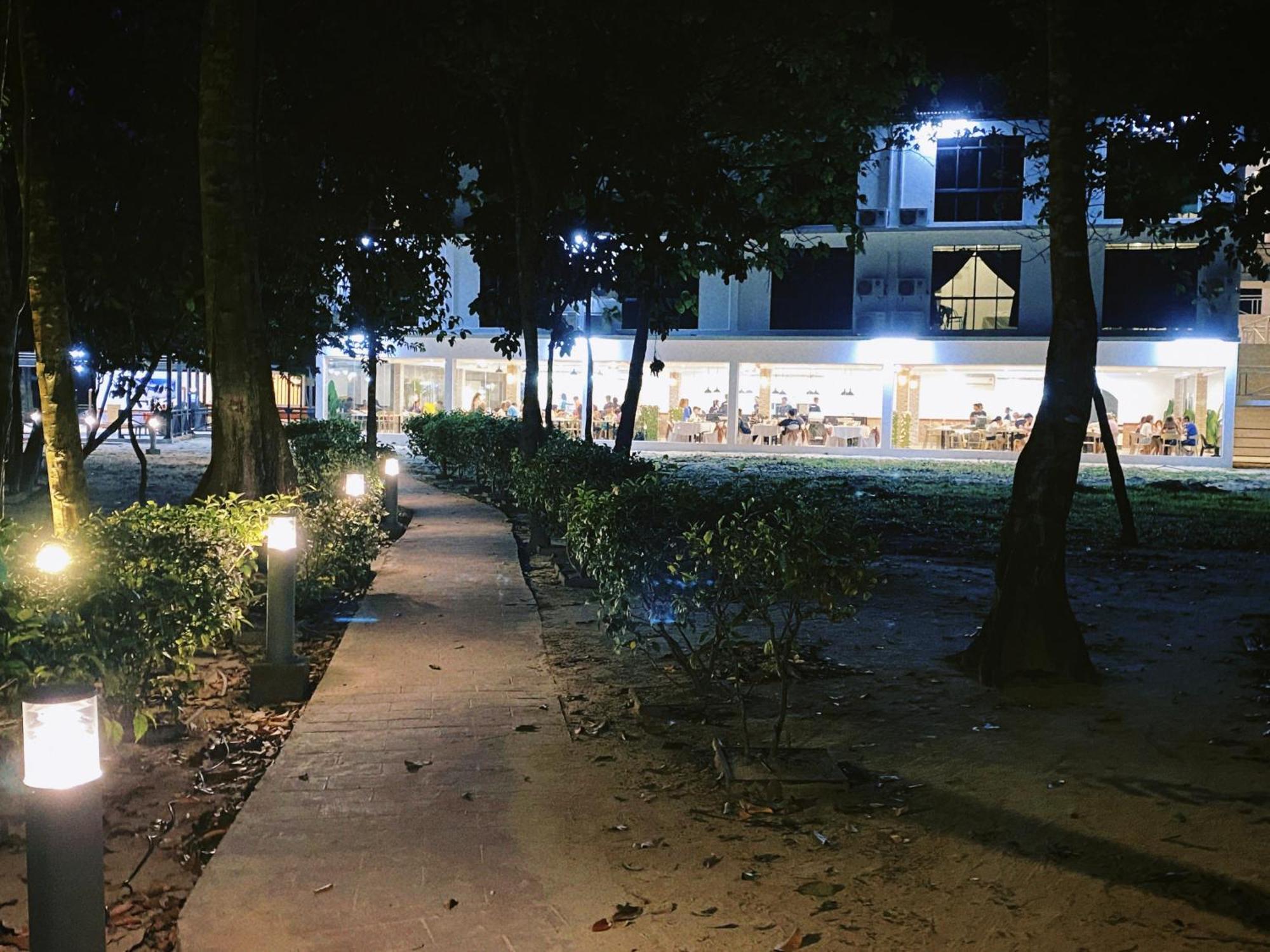 Kota Belud Dolphin Bay Island Resort מראה חיצוני תמונה