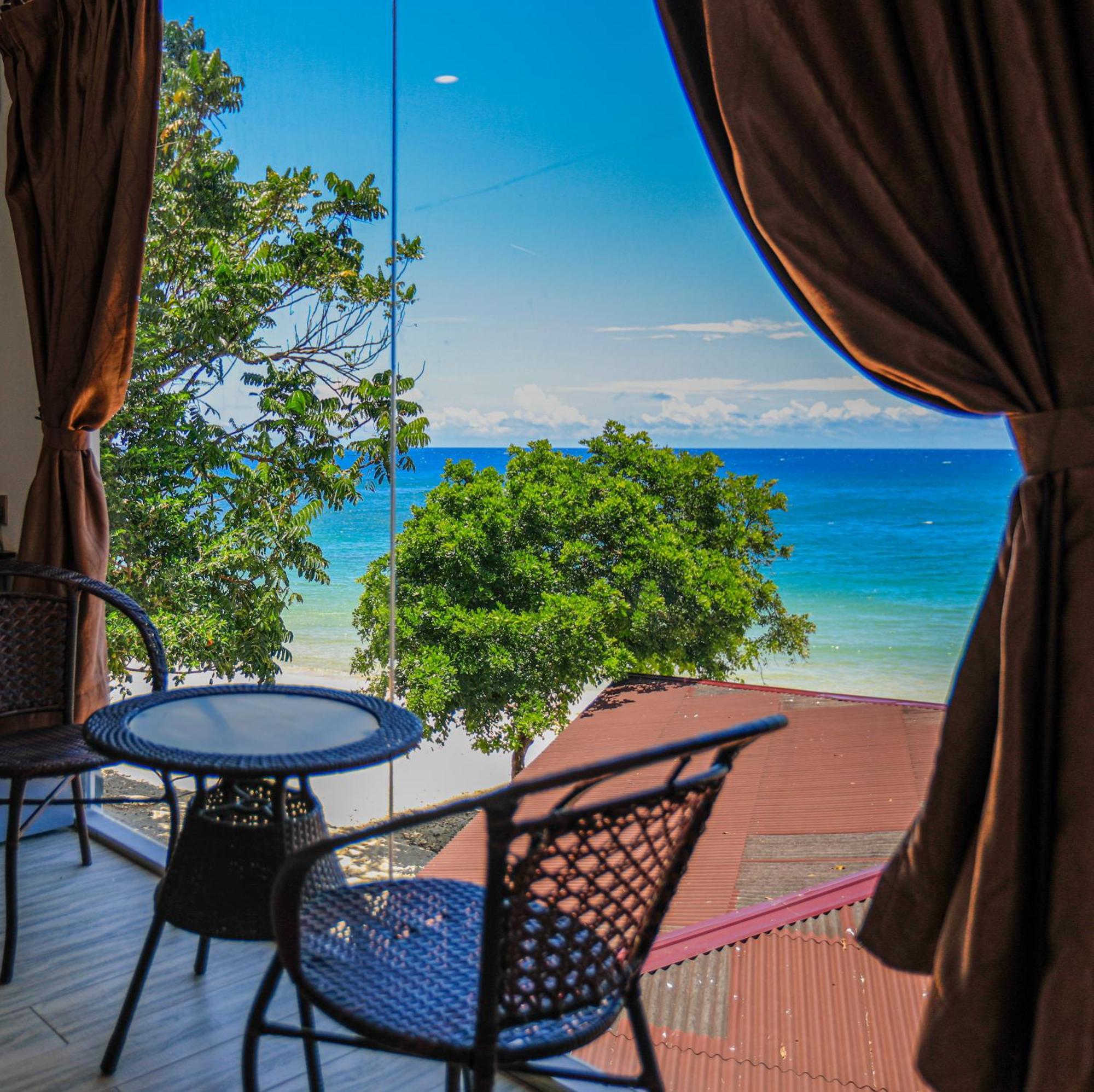 Kota Belud Dolphin Bay Island Resort מראה חיצוני תמונה